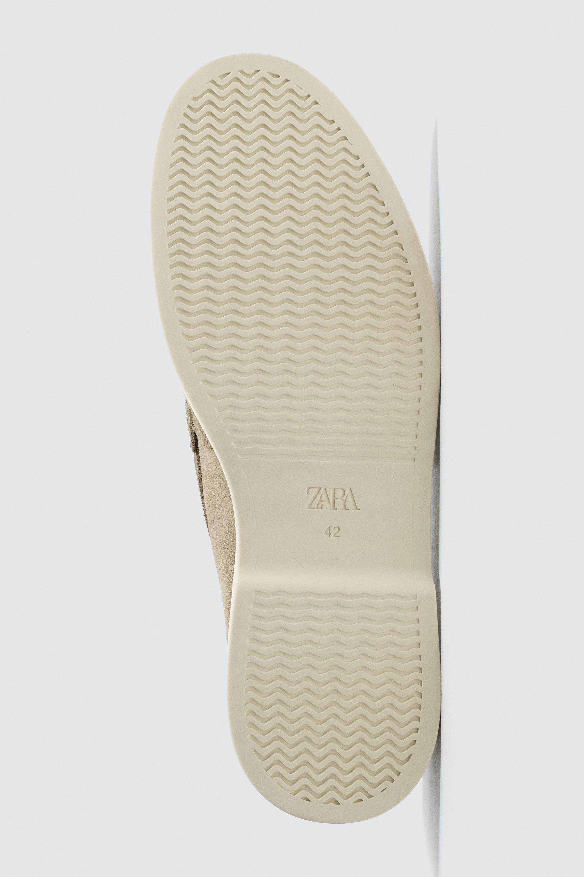 CASUAL LEATHER LOAFERS