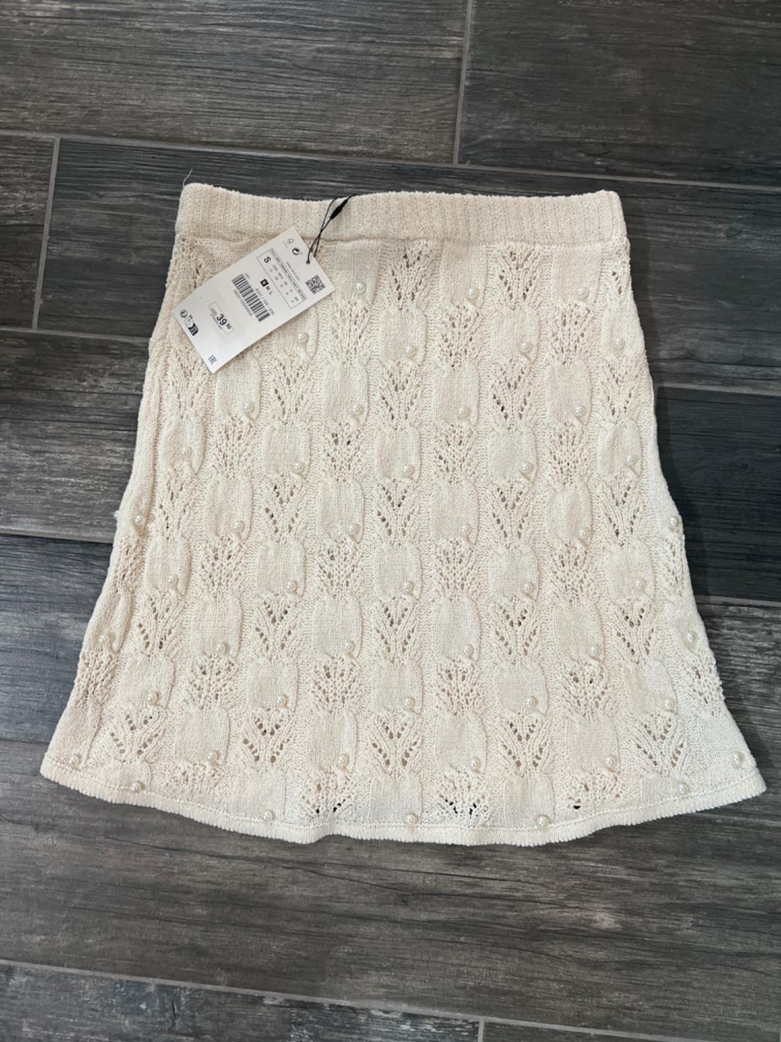 PEARL TRIM KNIT SKIRT - Image 3