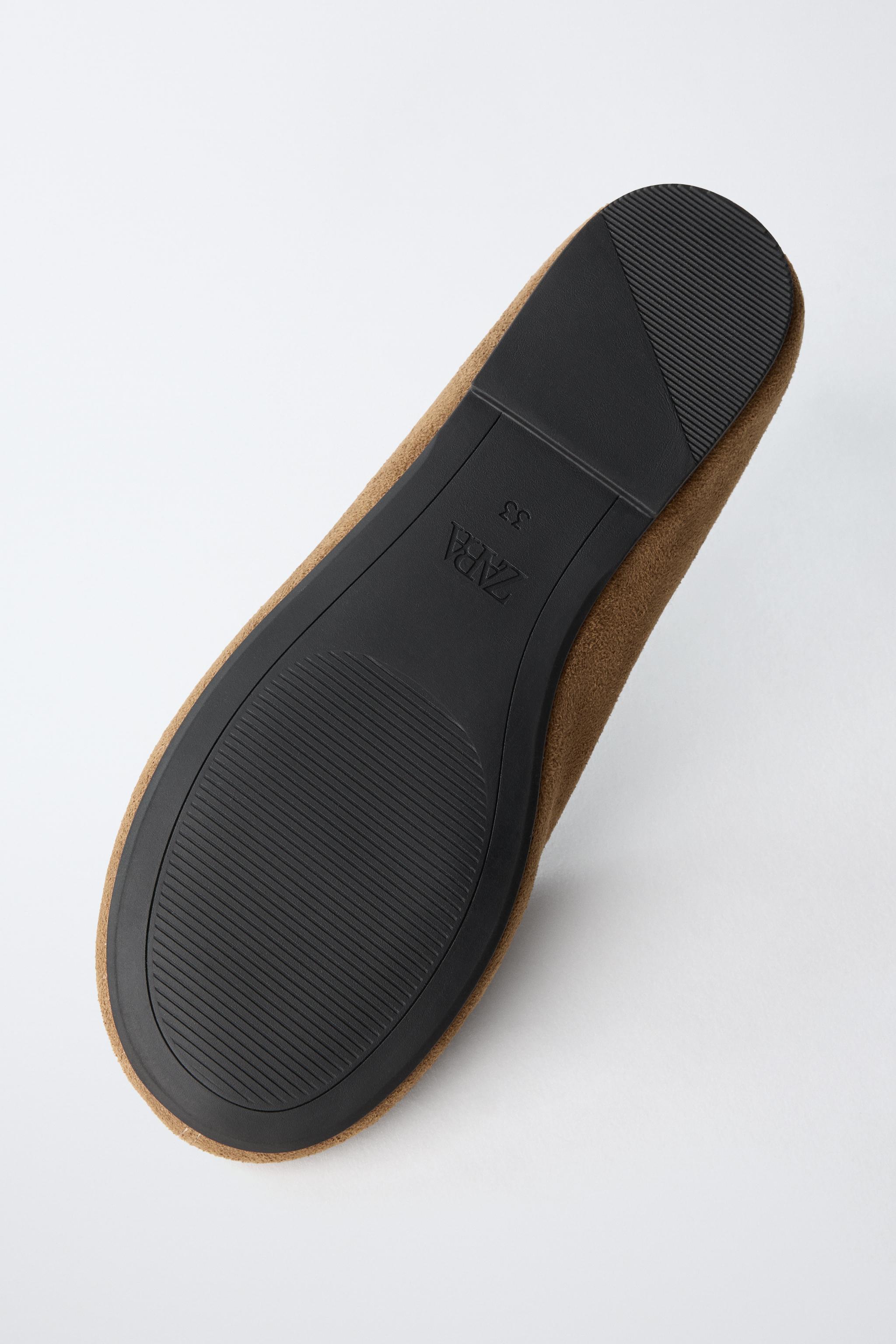 BALLET FLATS WITH APPLIQUÉ