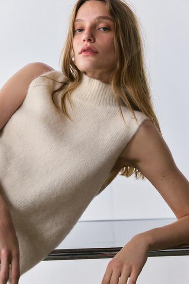 CHALECO PUNTO CON LANA - Blanco roto de Zara