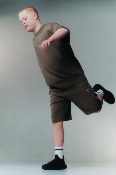 SPORTY SLOGAN BERMUDA SHORTS - Brown by Zara