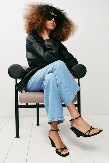 SANDALIA CUÑA - Negro de Zara