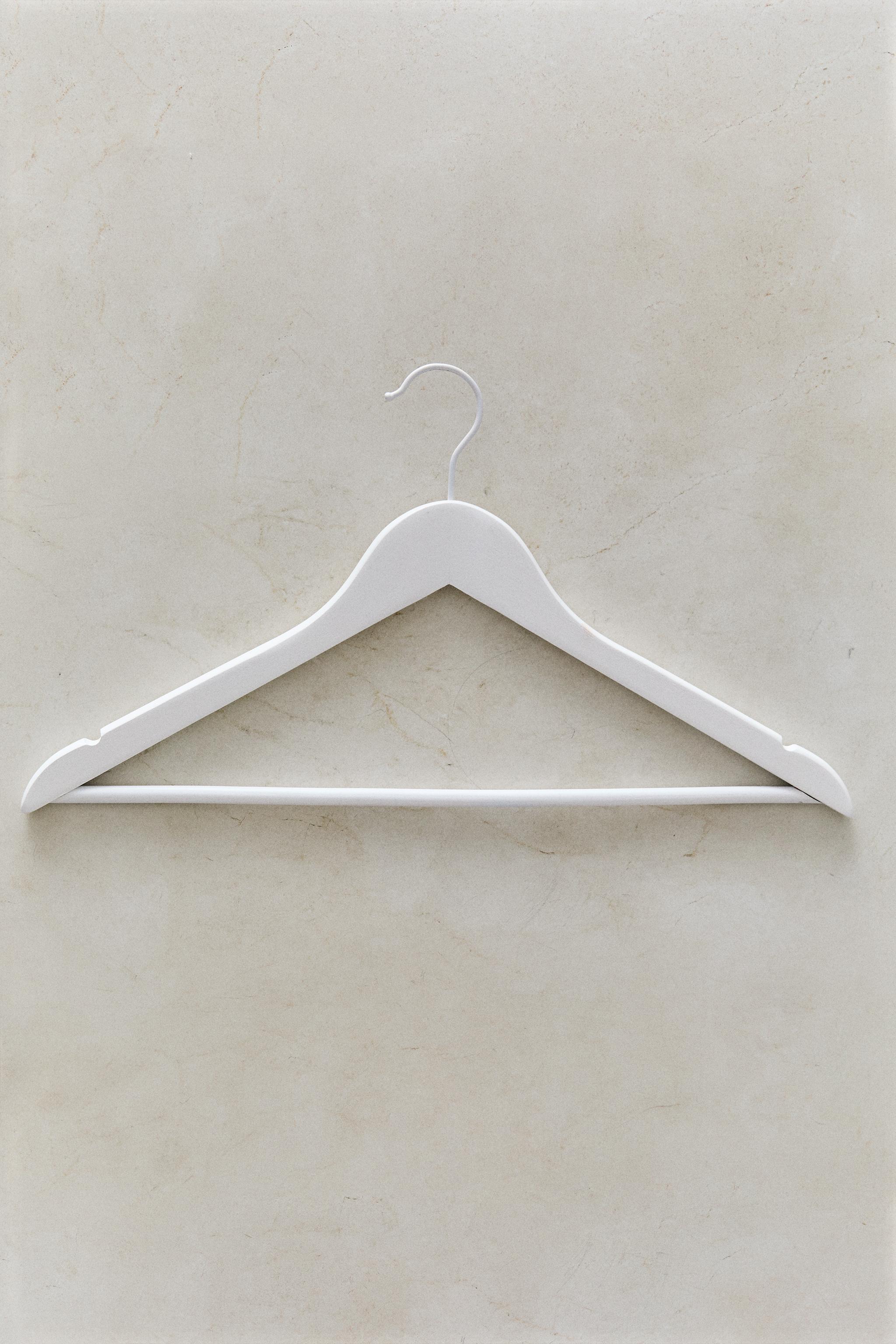 LACQUERED WOODEN HANGER (SET OF 3) — White