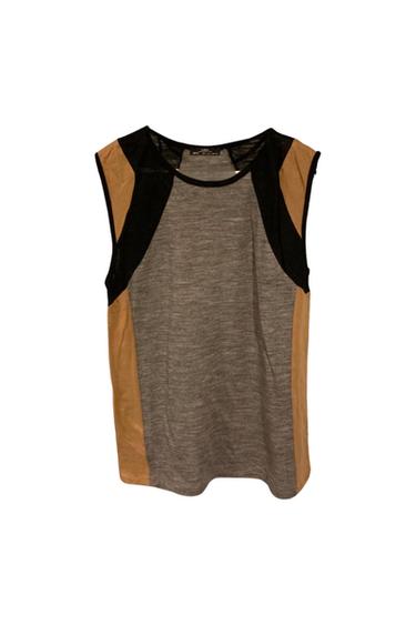 CAMISETA TOP SIN MANGAS
