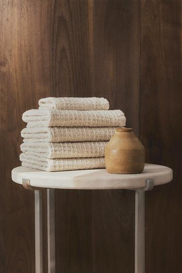 STRIPED WAFFLE-KNIT BATH TOWEL - Sand by Zara - Image 6