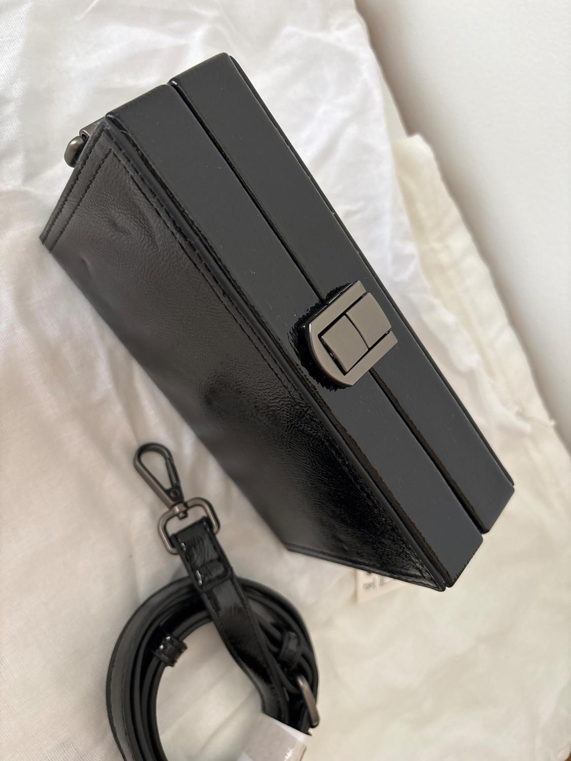 RIGID FAUX PATENT LEATHER MINI CROSSBODY BOX BAG - Image 7