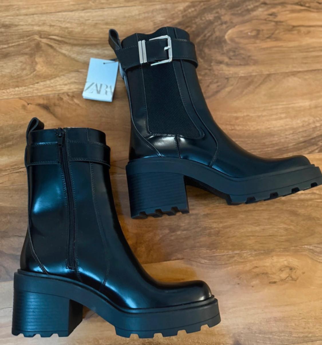 BOOTS - Image 6