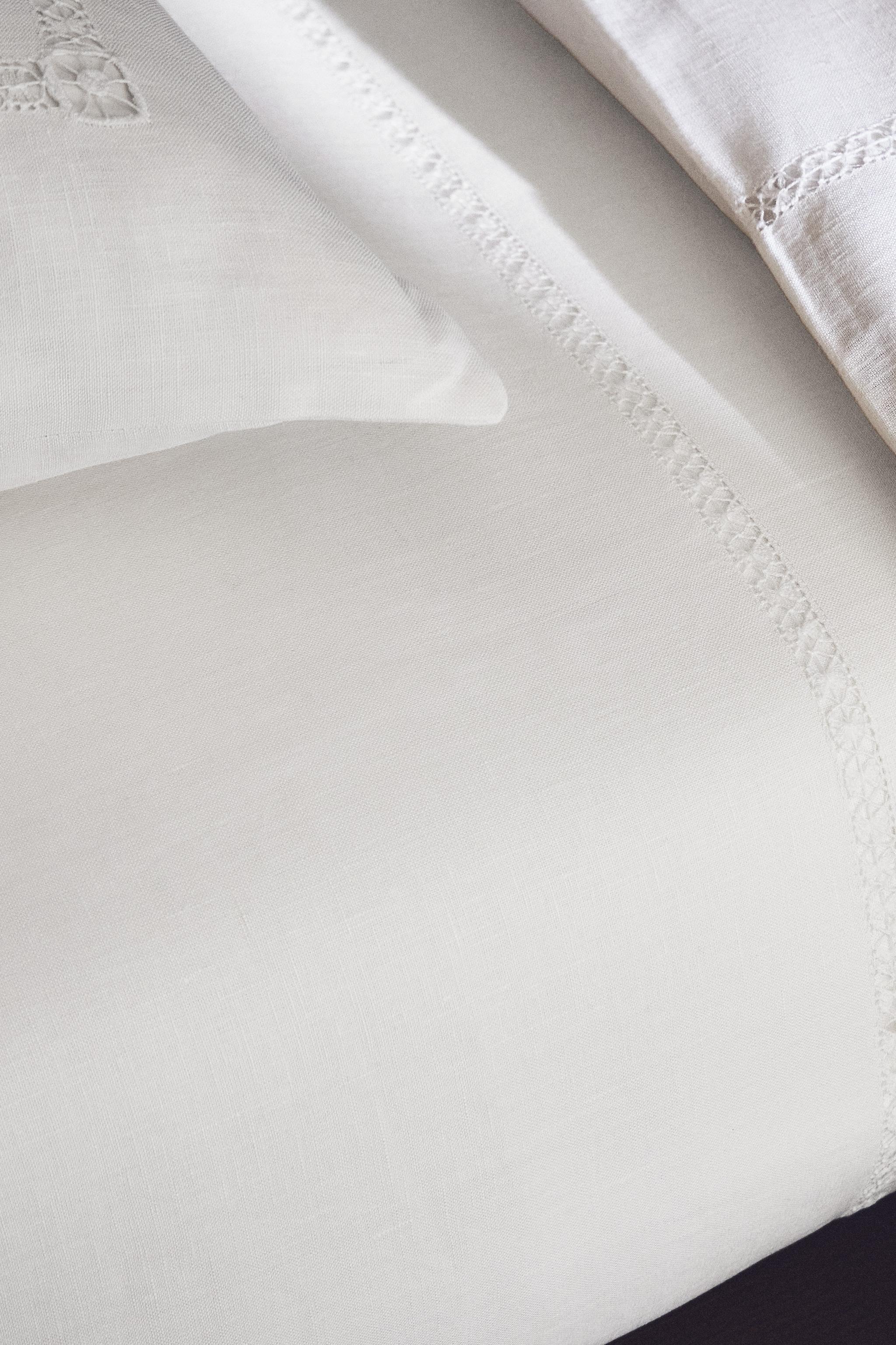 LINEN HEMSTITCHED FLAT SHEET — White