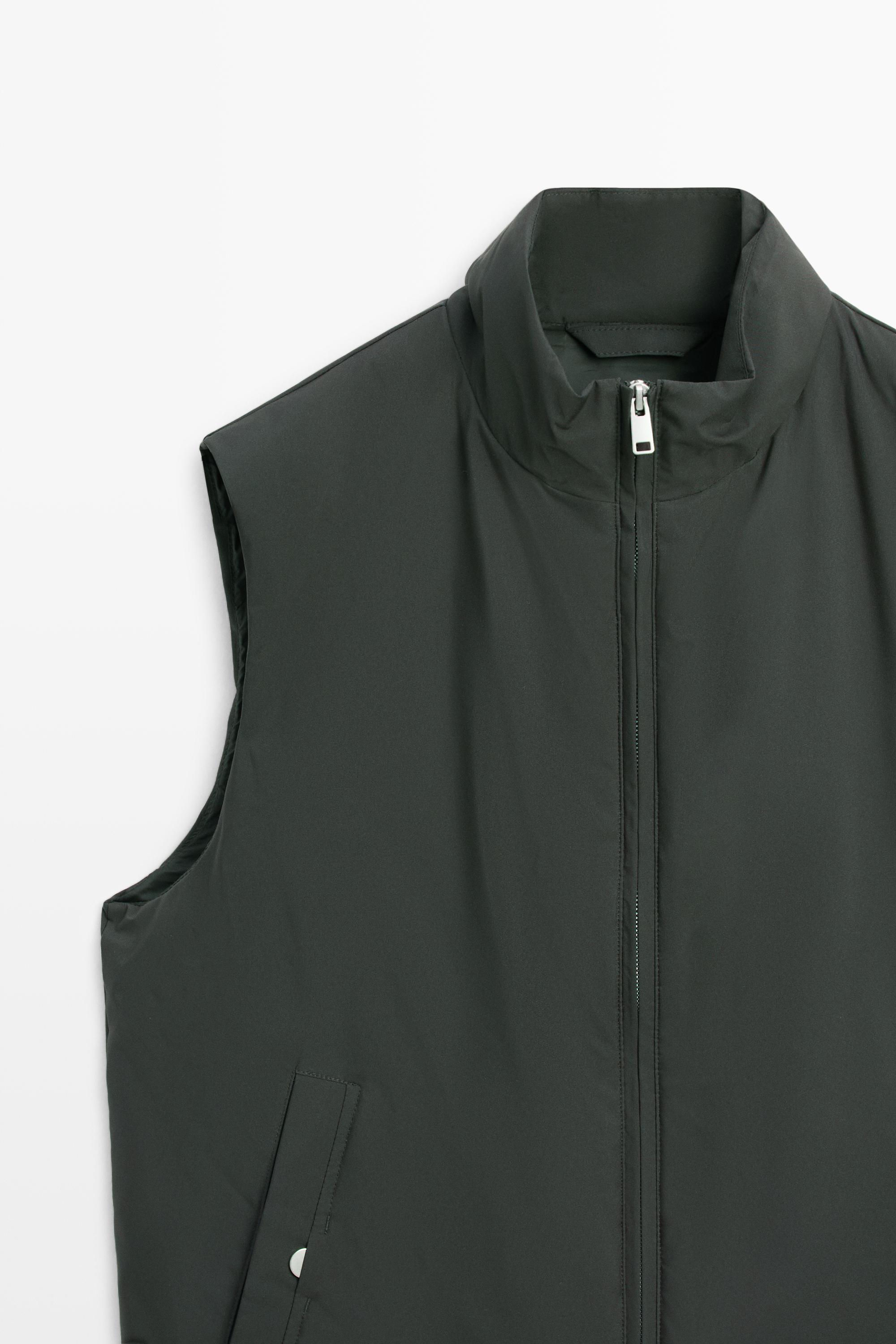 Ultra-lightweight water-repellent down gilet