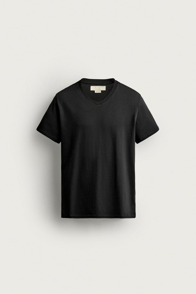 SLIM FIT V-NECK T-SHIRT — Black