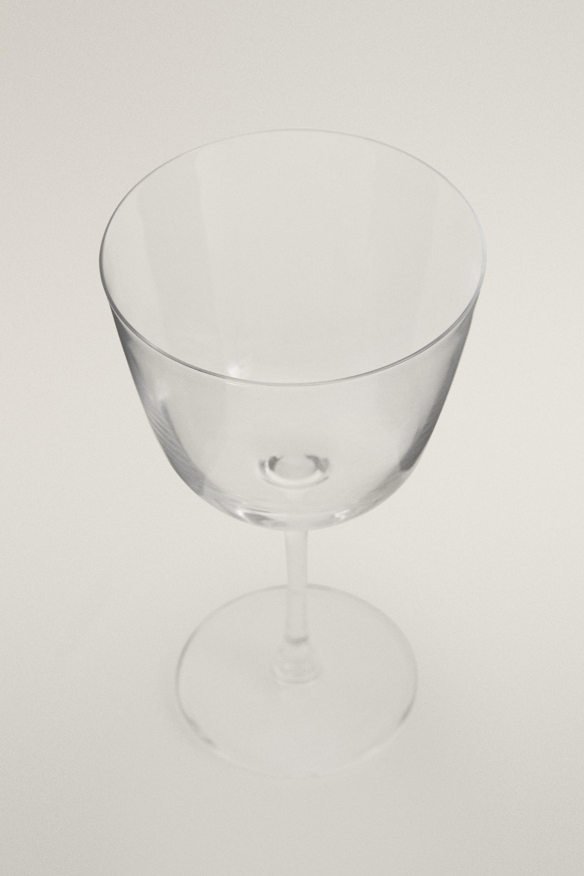 FLAT-BASE CRYSTALLINE GLASS