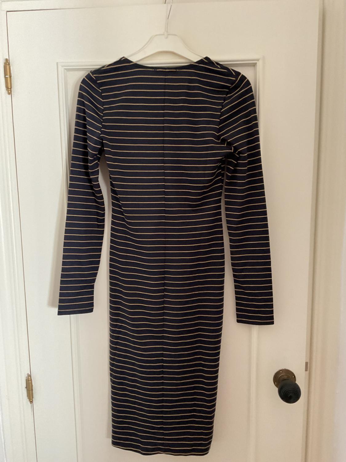 VESTIDO MIDI AJUSTADO - Image 2