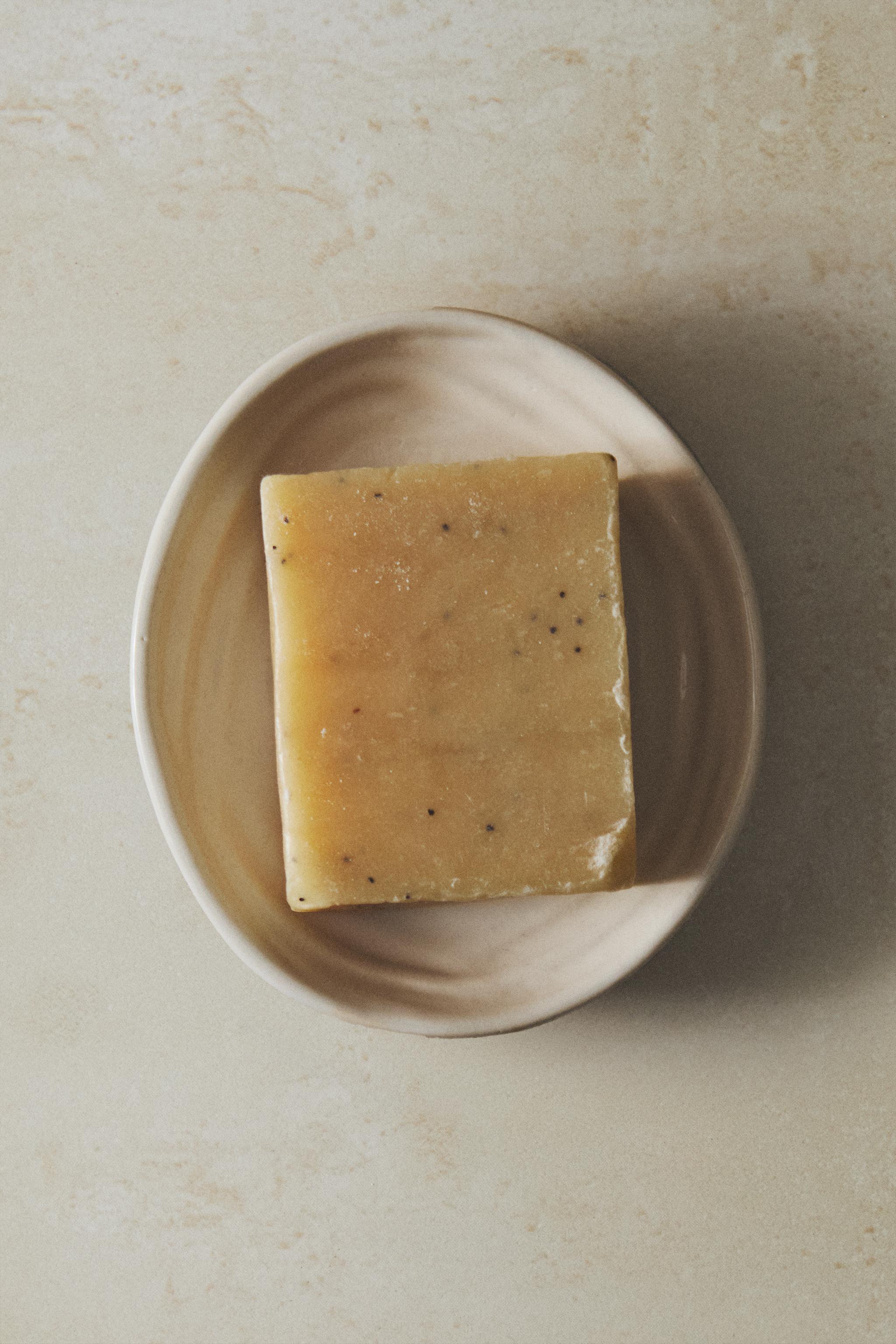 CERAMIC BATHROOM SOAP DISH WITH TEXTURE