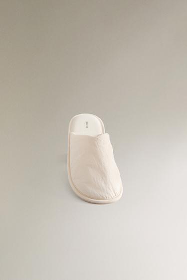 CHAUSSONS ASYMÉTRIQUES TISSU TECHNIQUE - Beige de Zara - Image 5