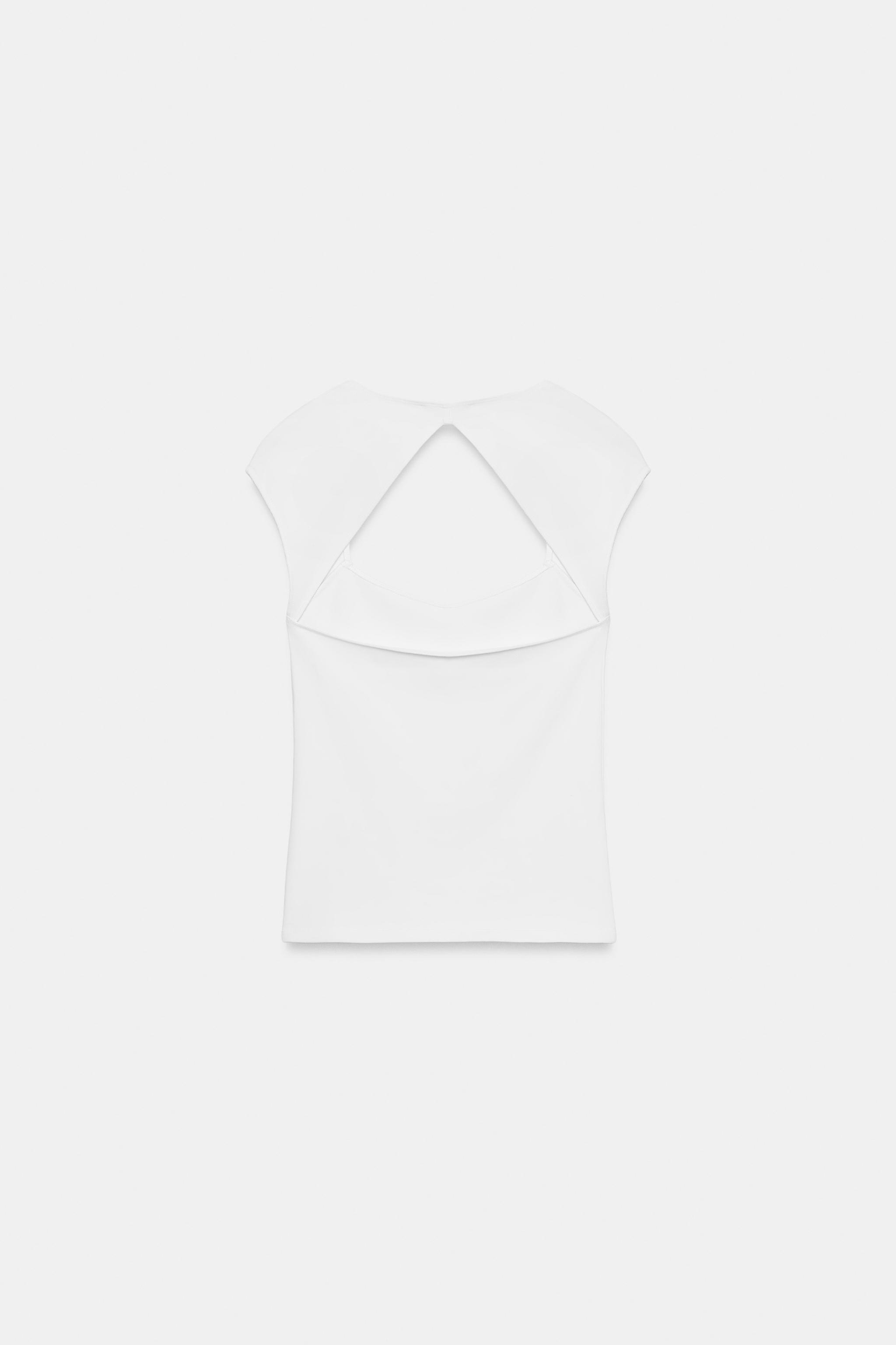 TOP AVEC OUVERTURE AU DOS
