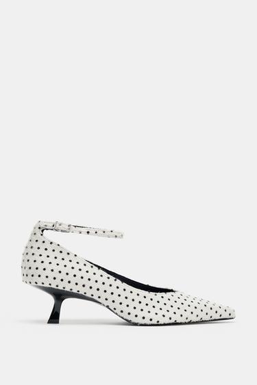 SAPATO DE TACÃO EM PELE COM PELO E BOLINHAS - branco da Zara