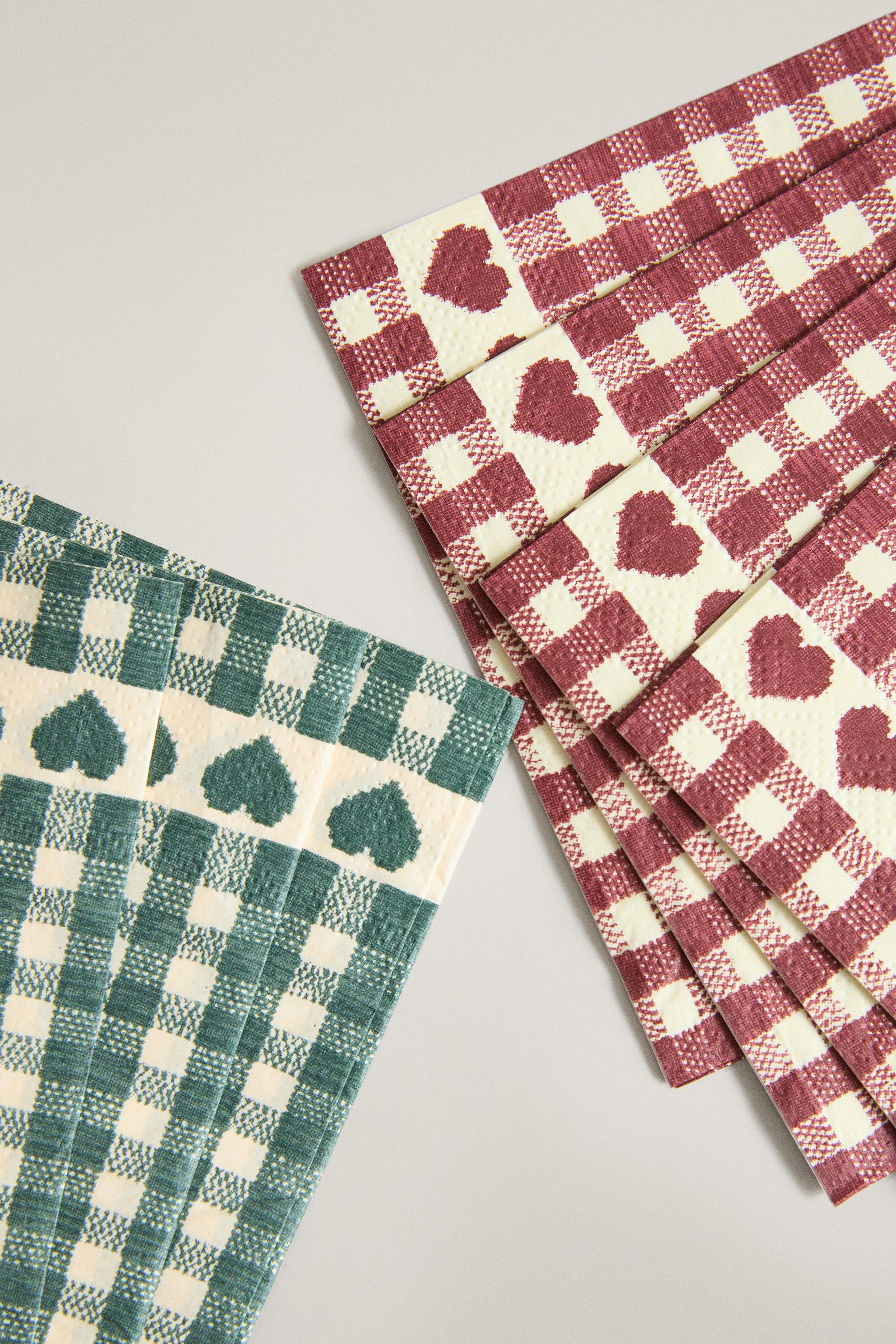PACK OF CHRISTMAS HEART PAPER NAPKINS (PACK OF 30)