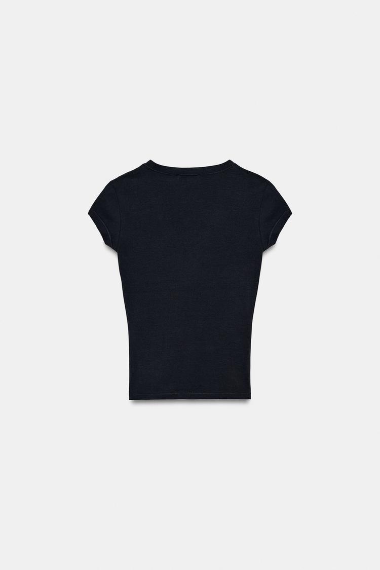 Playera de cuello V 7