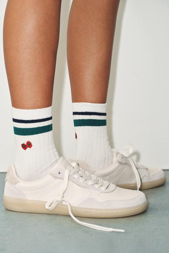 RIBBED SOCKS WITH EMBROIDERED TOMATOES