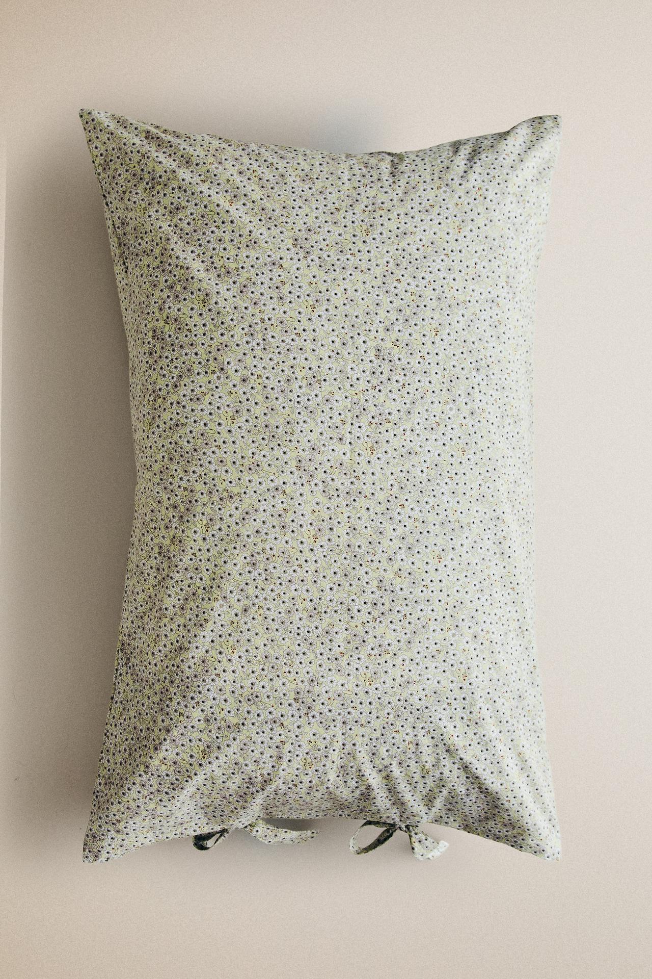KIDS' FLORAL PILLOWCASE — Lime green