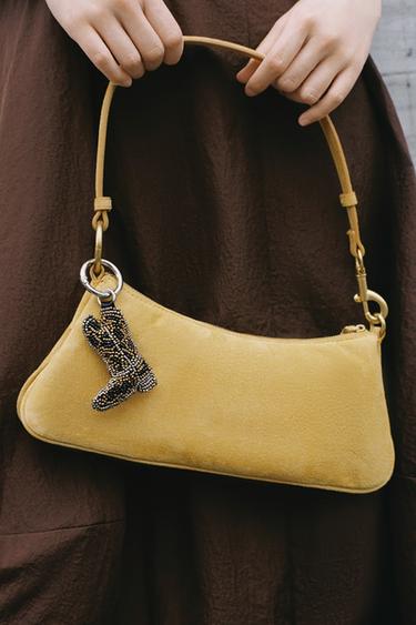 レザー スエード ショルダーバッグマスタードイエローZaraのレザー スエード ショルダーバッグ - マスタードイエロー