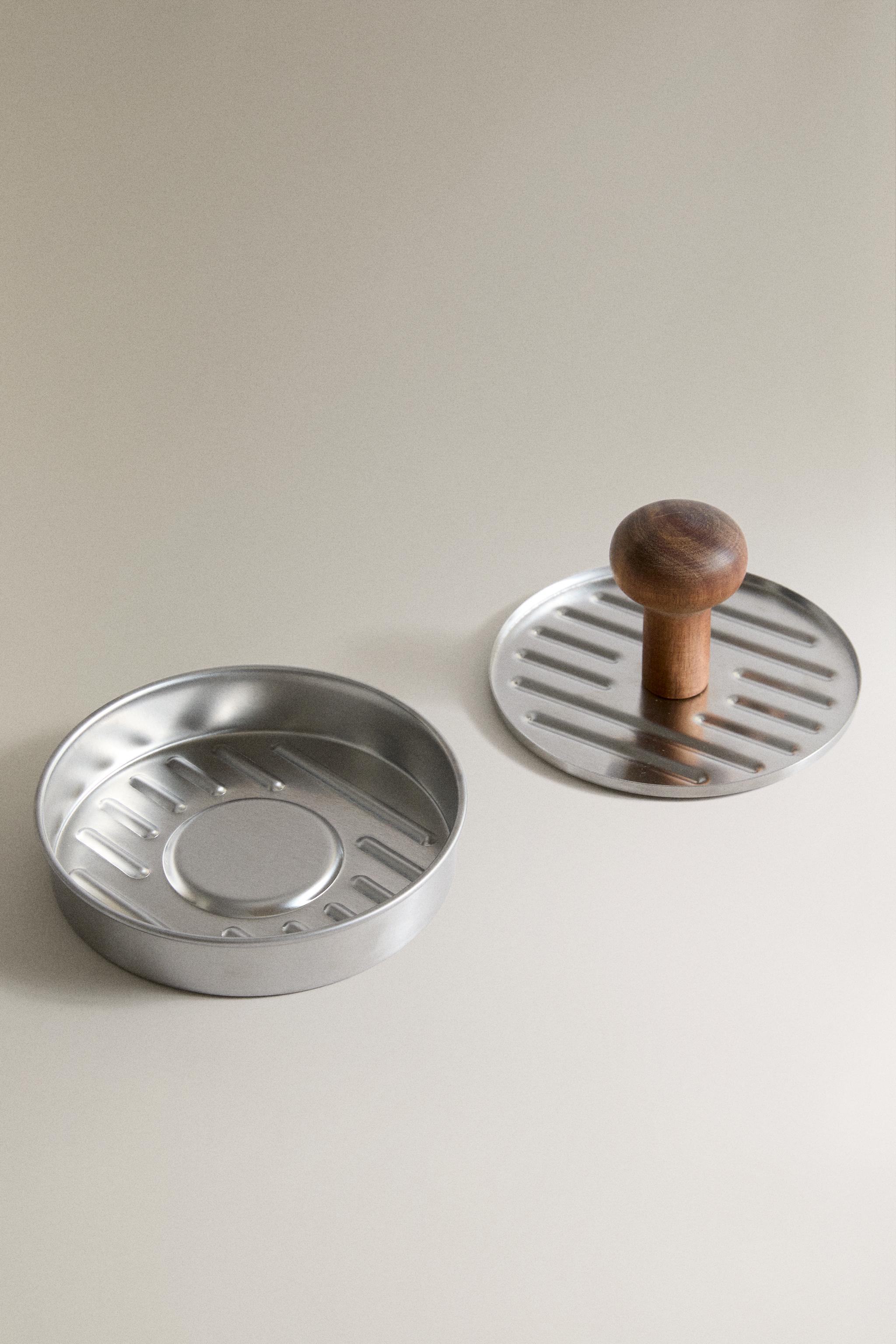 STEEL AND WOOD HAMBURGER PRESS — Steel