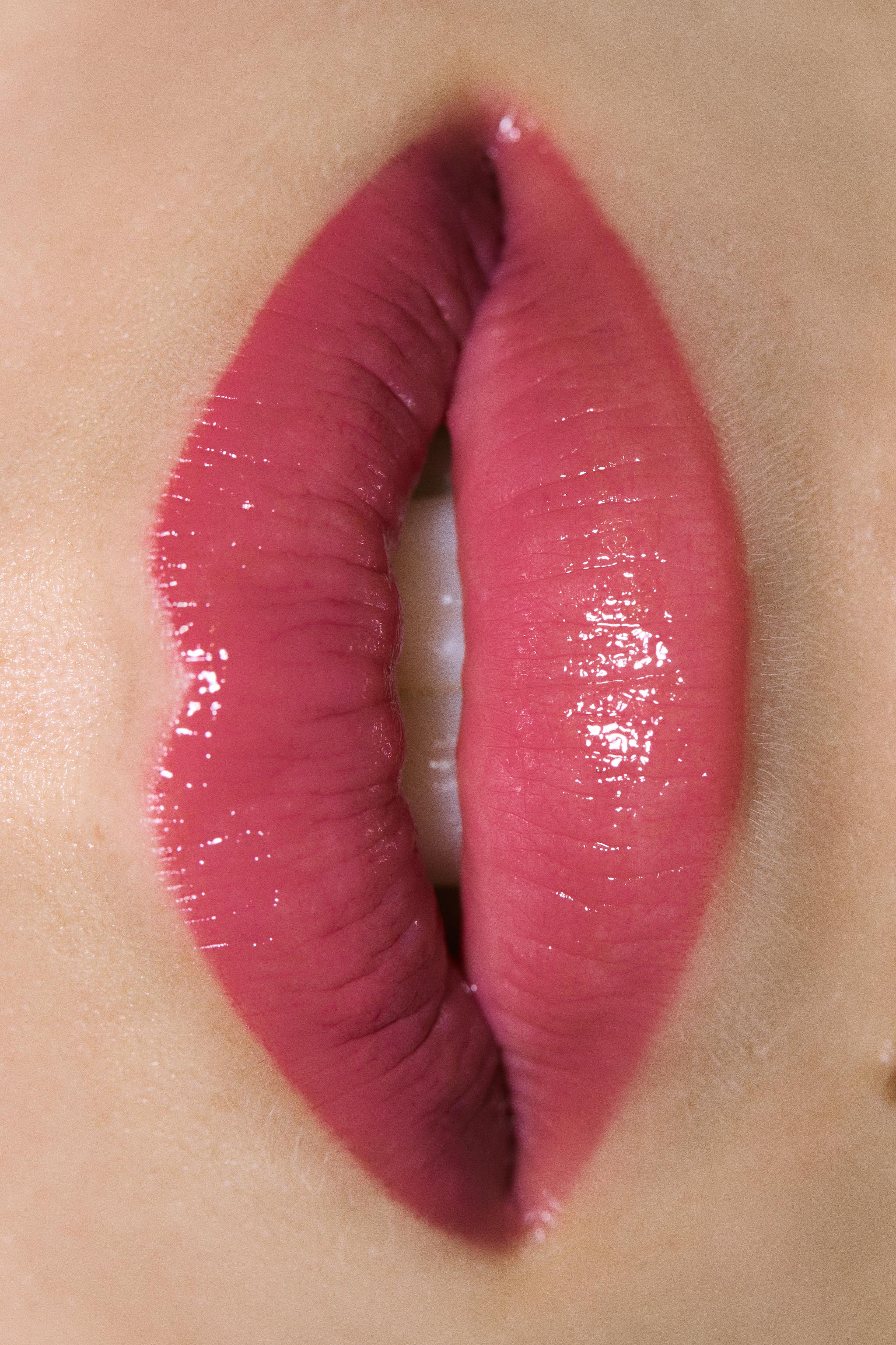 ZARA LIP OIL CHAOTIC BERRIES