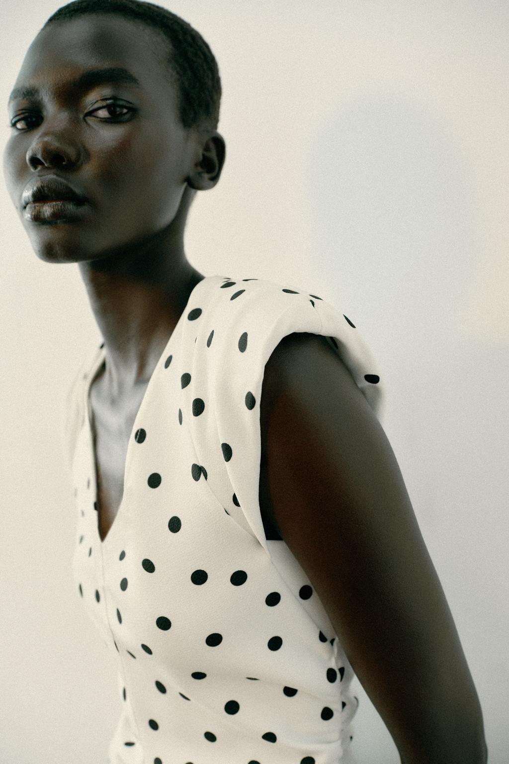 POLKA DOT TOP WITH SHOULDER PADS