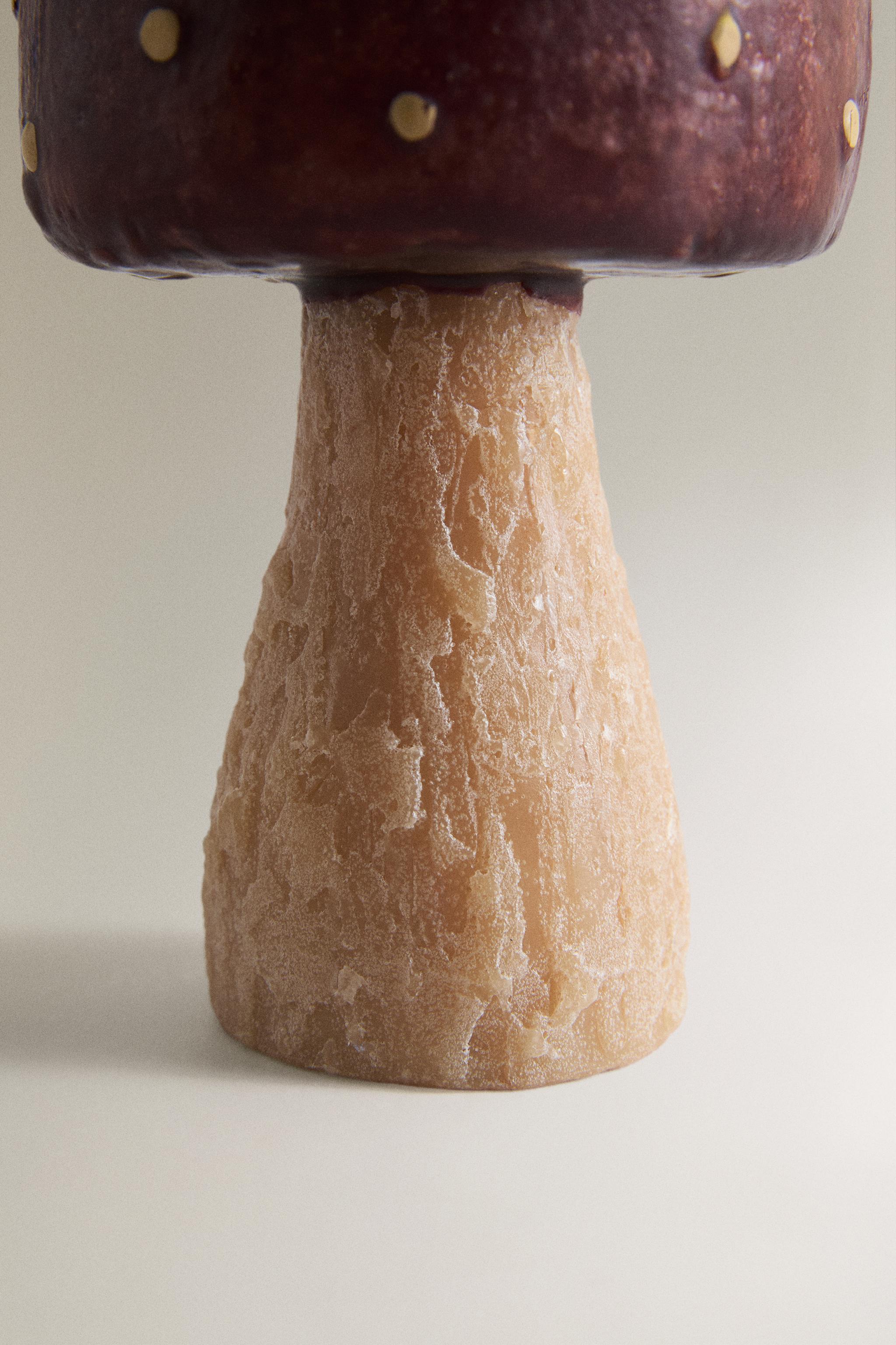 LARGE MUSHROOM PUMPKIN SPICE SCENTED CANDLE