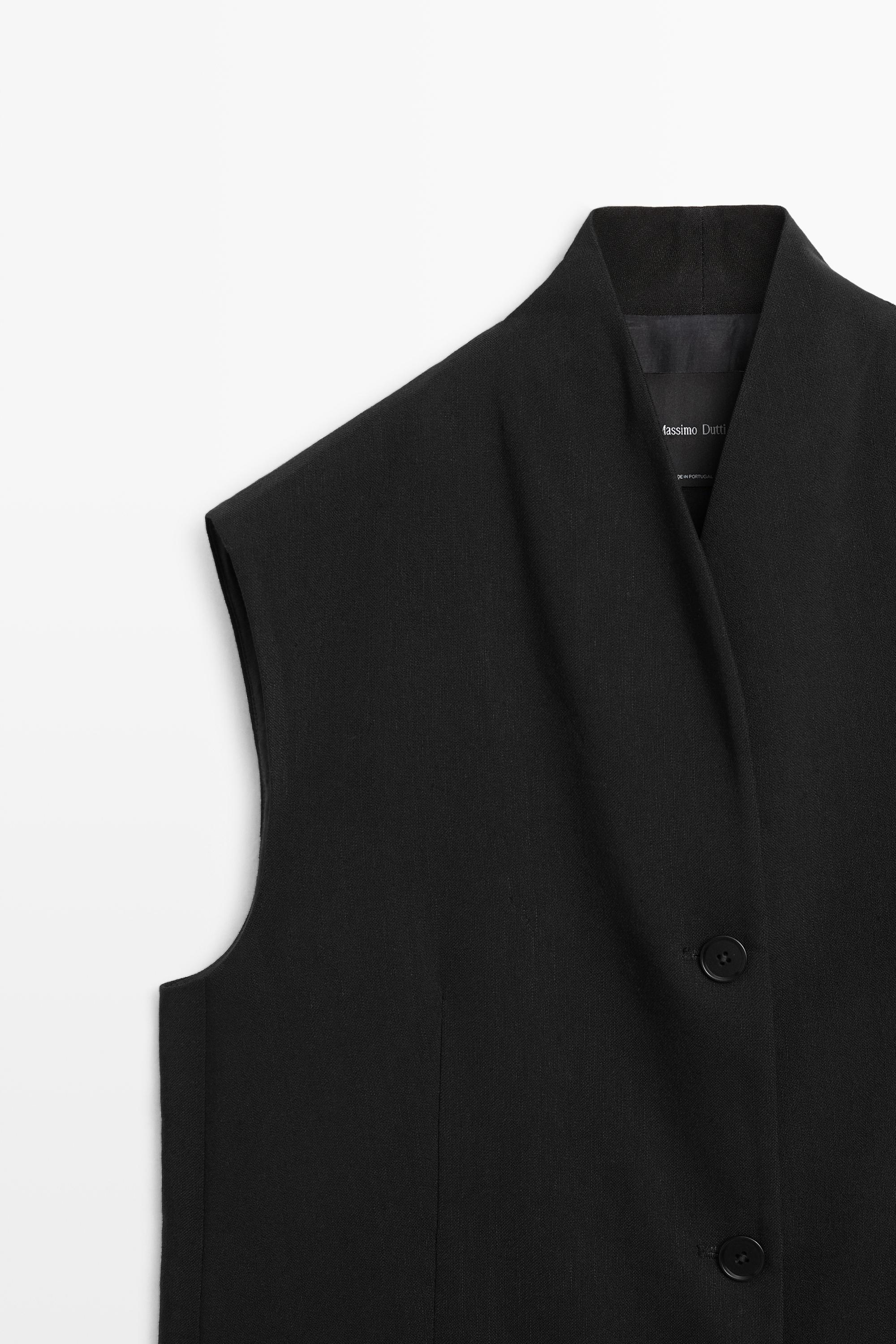 High-neck vest