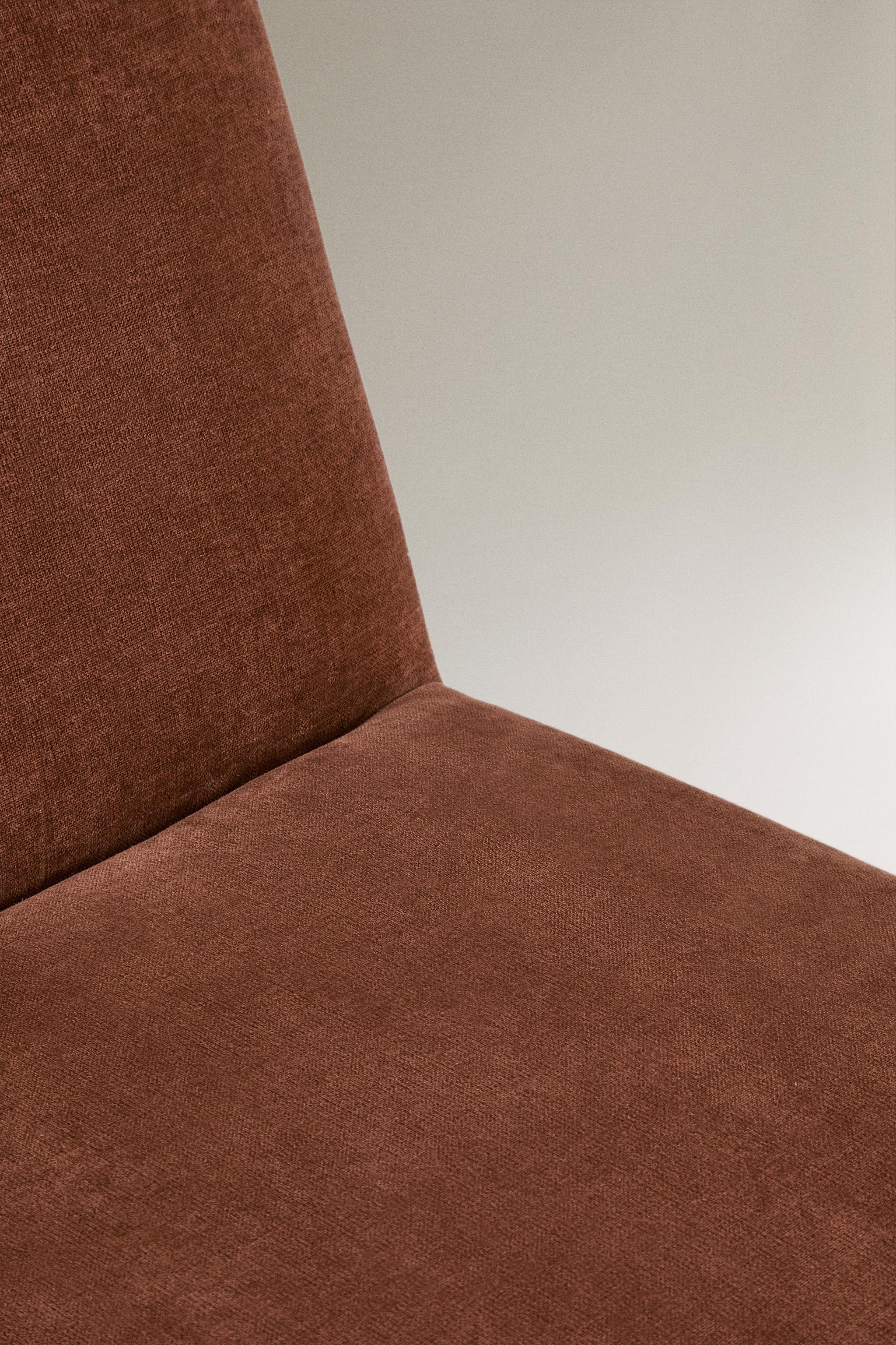 VELVET SWIVEL ACCENT CHAIR