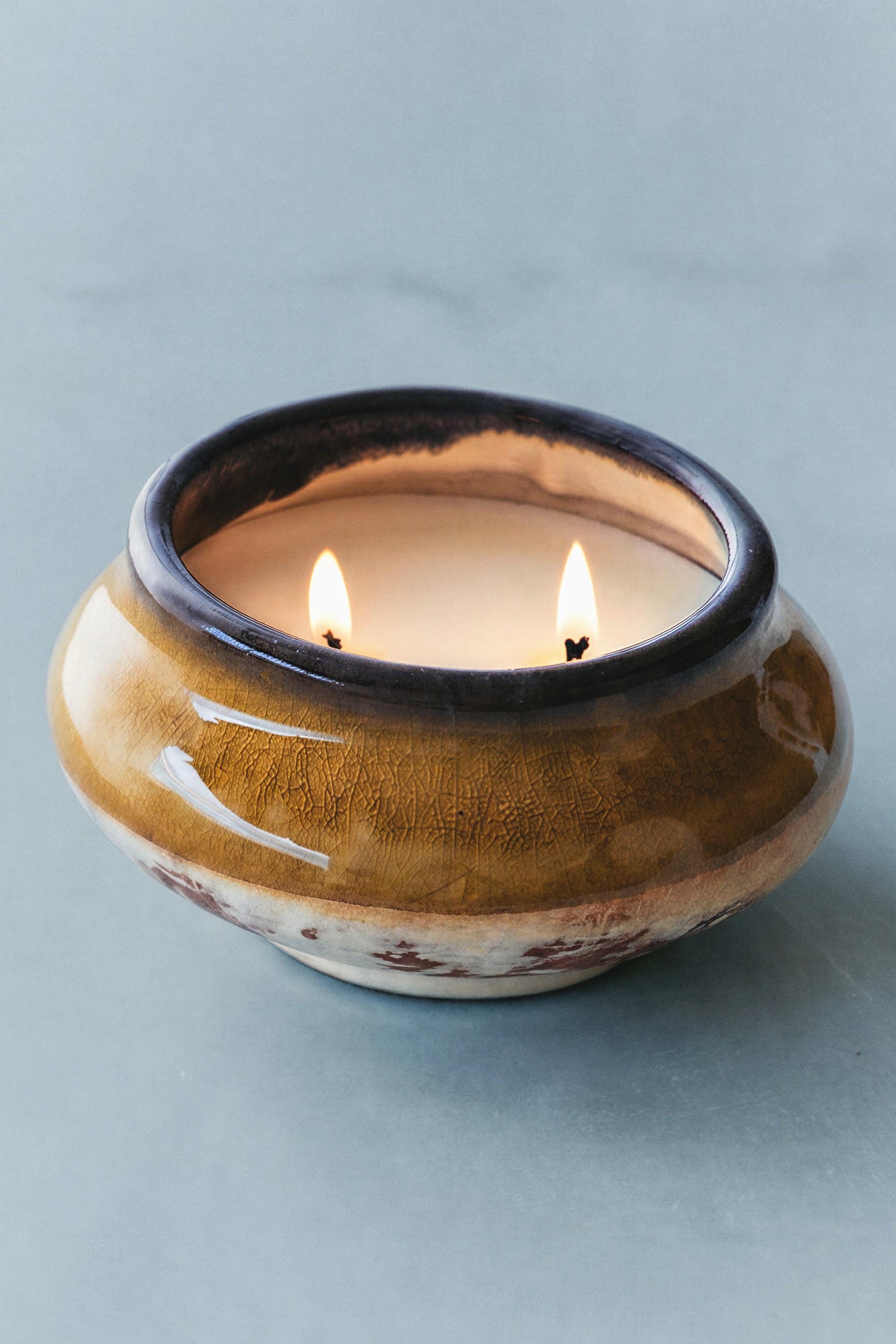(200 G) CORFU DREAMS SCENTED CANDLE — Light blue