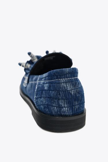 MOCASSINS EN DENIM X FANGLU LIN - Bleu marine de Zara - Image 4