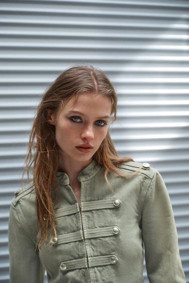 VESTE CINTREE À BOUTONS - Vert de Zara - Image 2