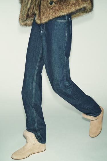 BOTTINES PLATES EN CROÛTE DE CUIR - Marron sable de Zara - Image 1