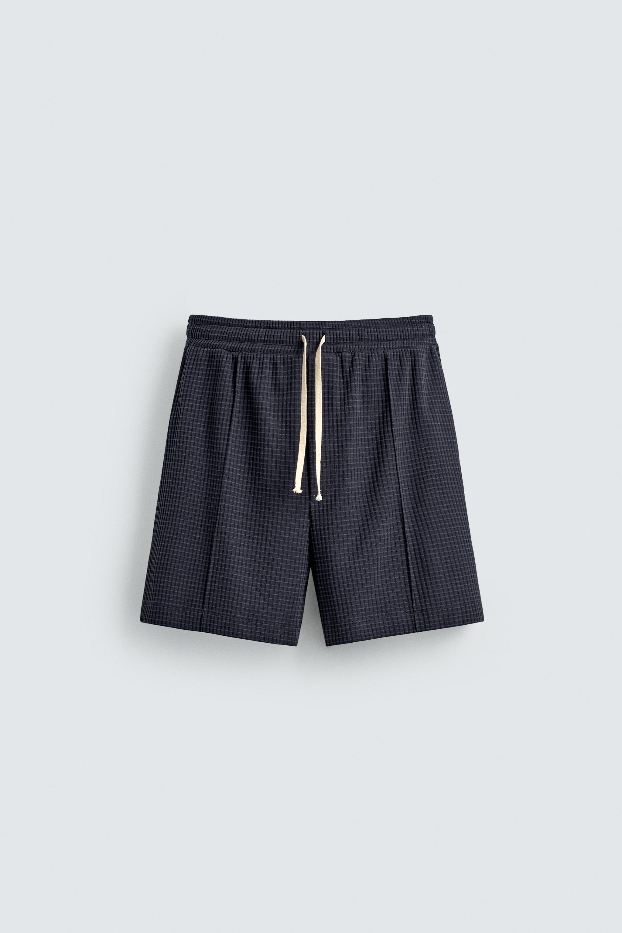 TEXTURED JOGGER SHORTS