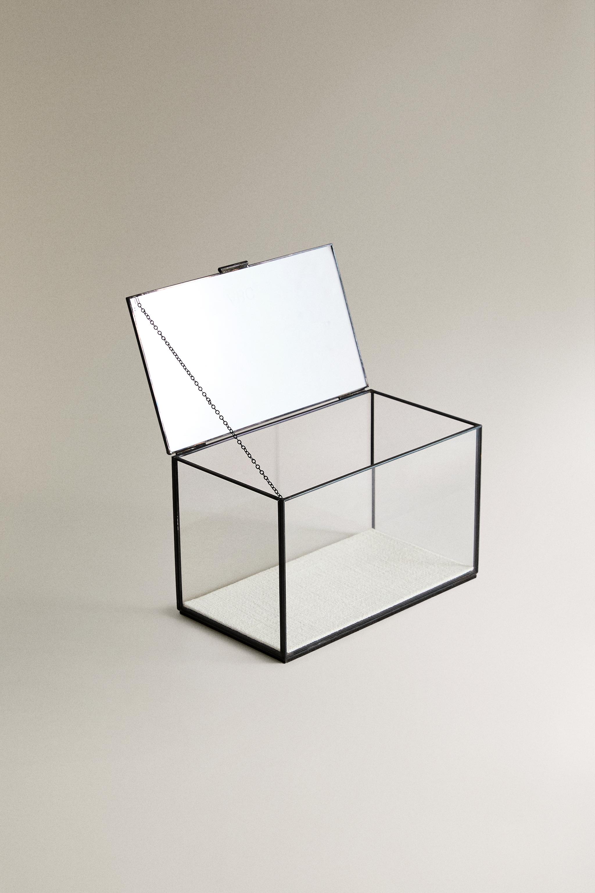 JEWELRY BOX WITH BLACK METAL BORDER