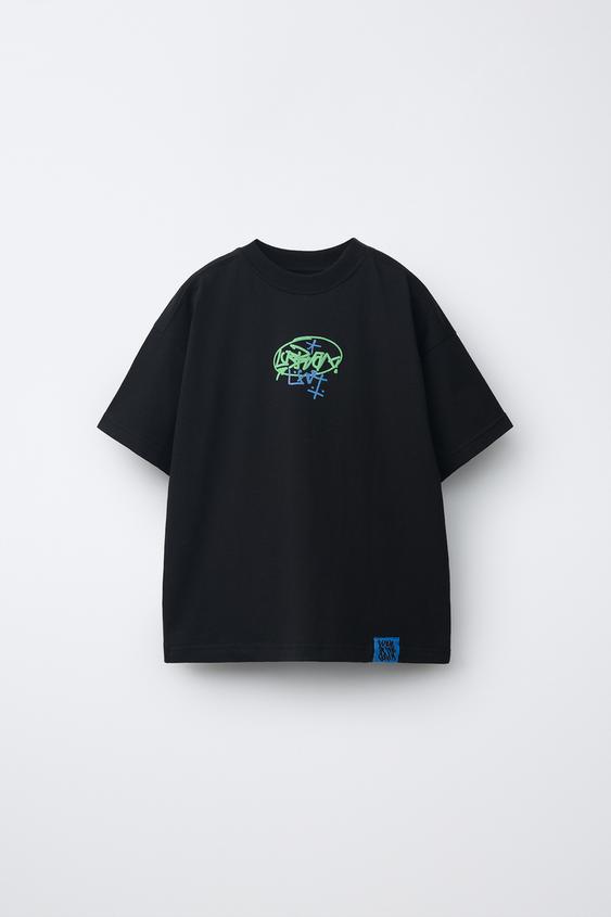 CAMISETA COM ESTAMPA GRAFFITI - Preto da Zara - Imagem 0