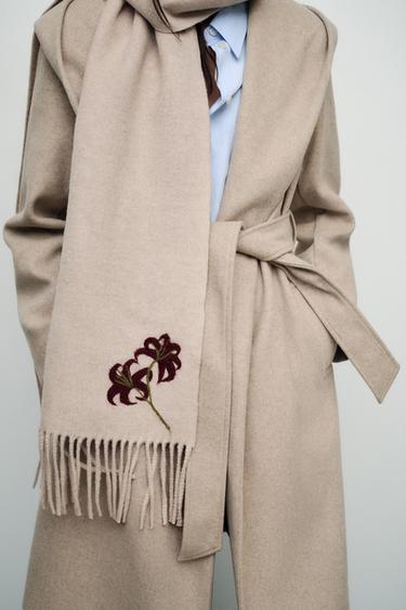 BUFANDA FLECOS FLOR - Arena de Zara