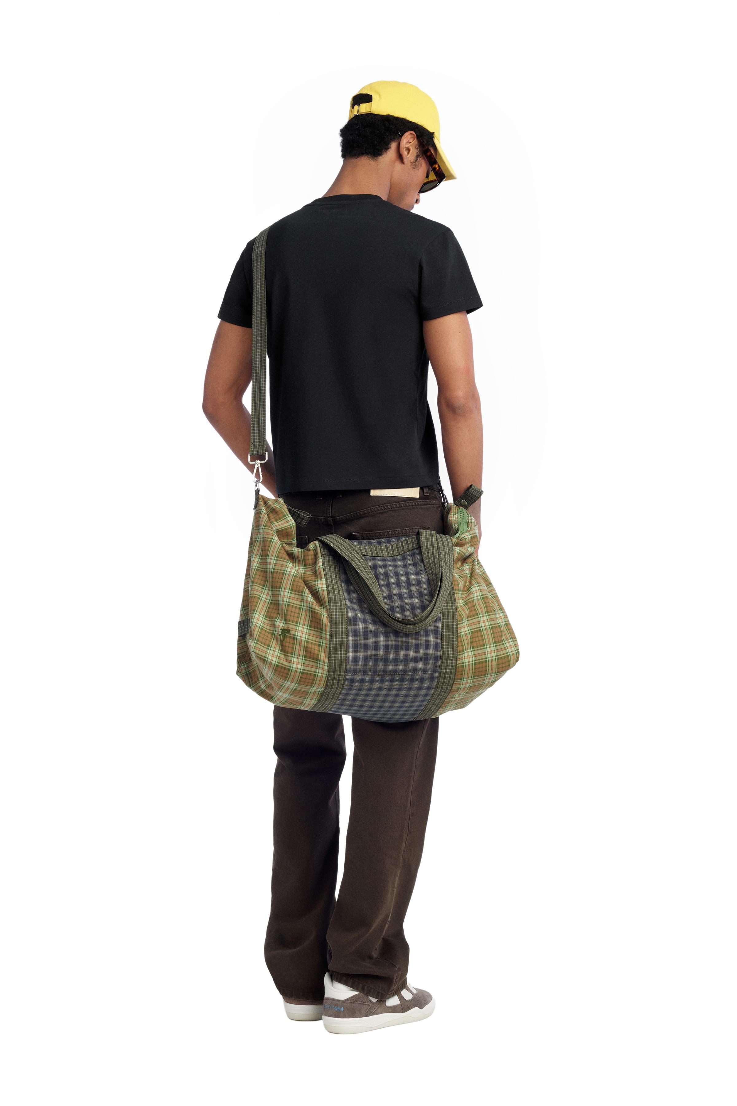 SLIM CROPPED FIT T-SHIRT — Black