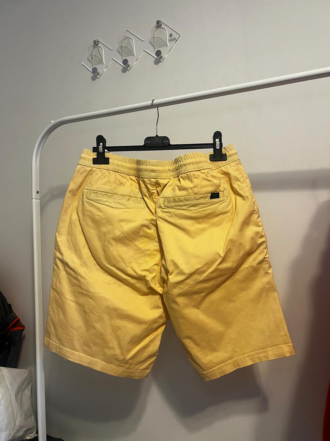 JOGGING BERMUDA SHORTS WITH ELASTIC WAISTBAND - Image 2