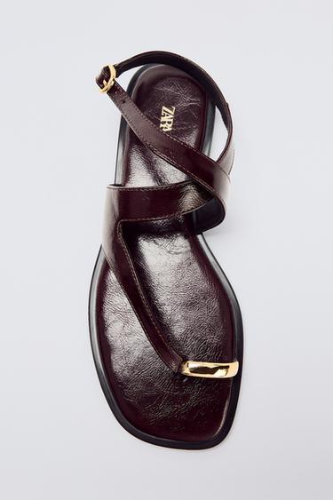 FLAT SANDALS WITH METAL DETAIL - Burgundy Red by Zara