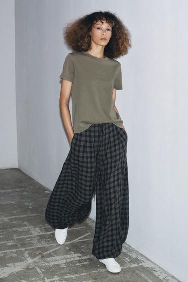 تيشرت انترلوك بأكمام قصيرة - أخضر-جاف الخاص بـ Zara