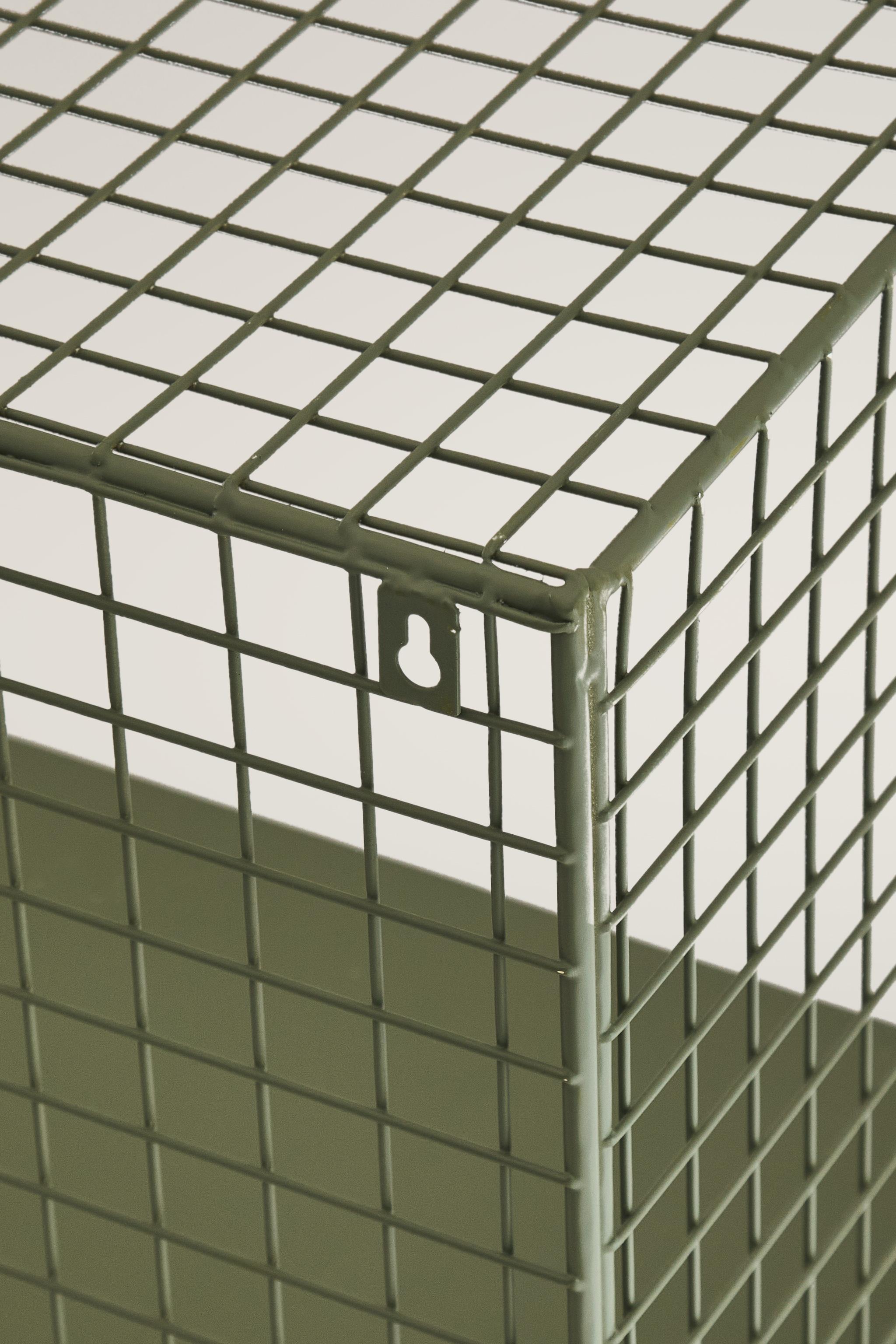METAL MESH SHELVING UNIT