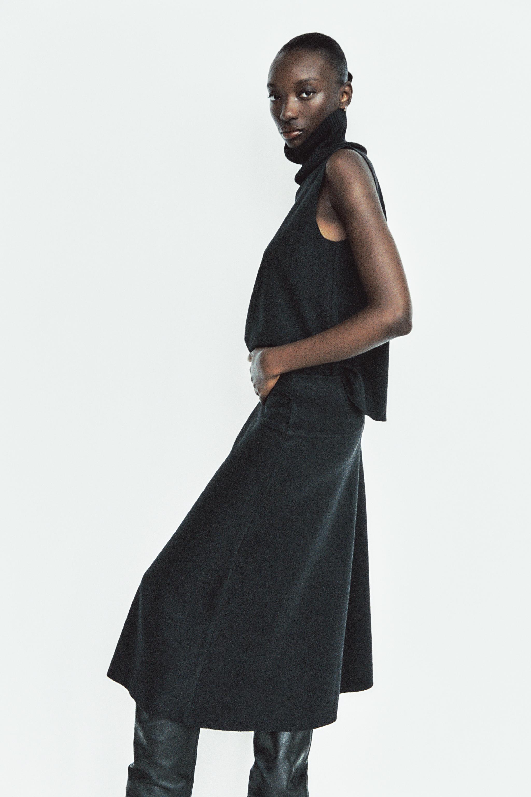 TOP DOUX À COL MONTANT