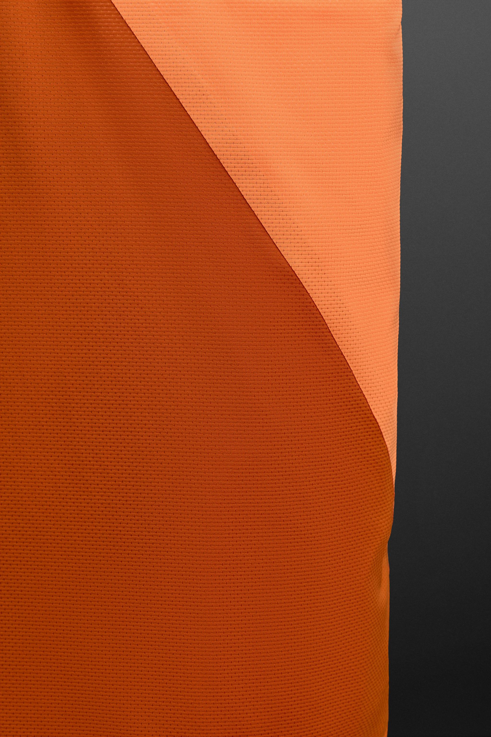 COLOR BLOCK TECHNICAL TANK TOP