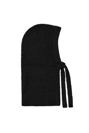 CAPUCHA PUNTO CANALÉ - Negro de Zara