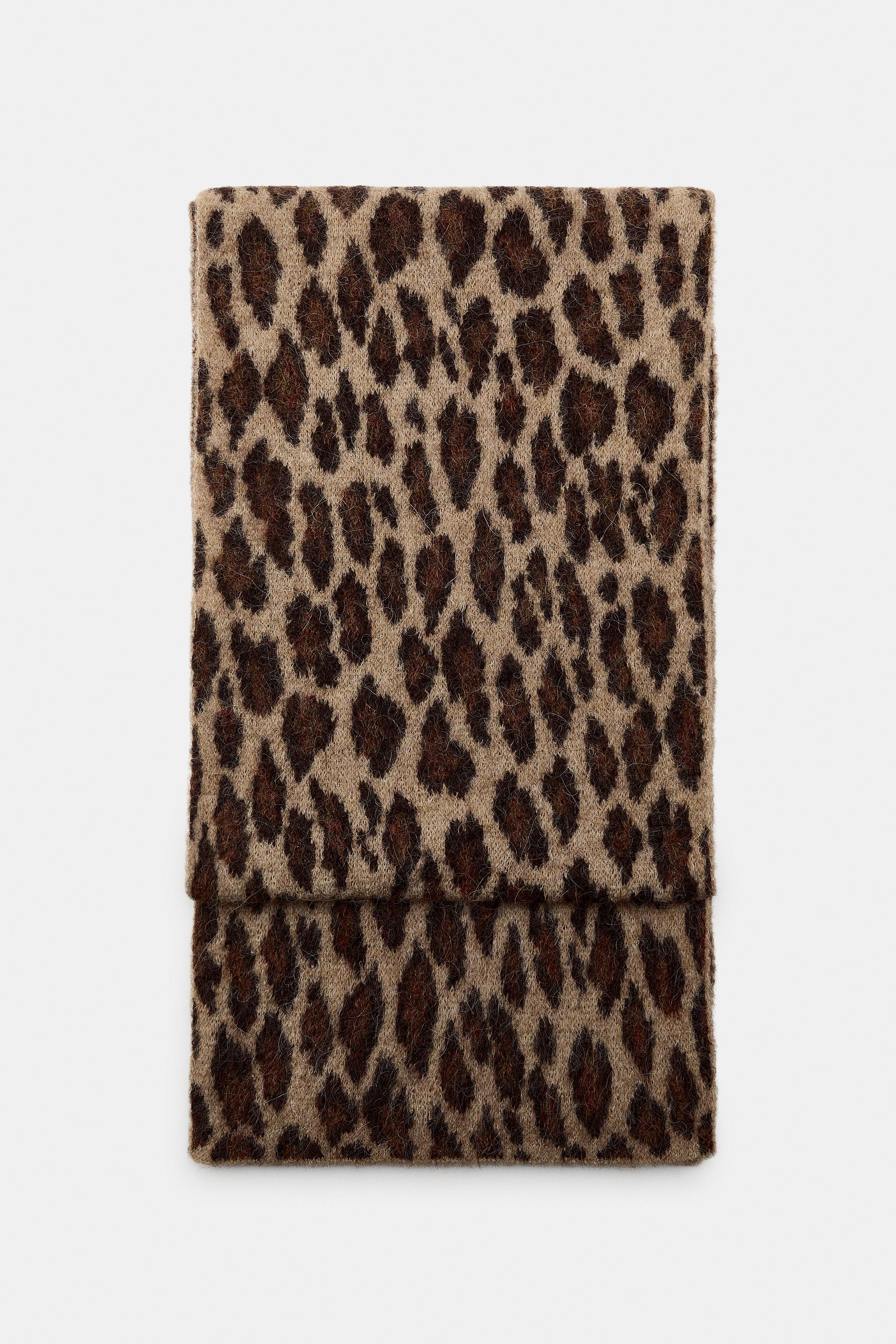 ANIMAL PRINT KNIT SCARF