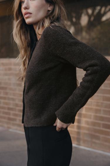 GILET EN MAILLE AVEC BOUTONS BOULES - marron chiné de Zara - Image 2
