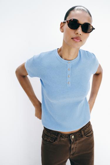 TOP PUNTO BOTONES - Azul claro de Zara